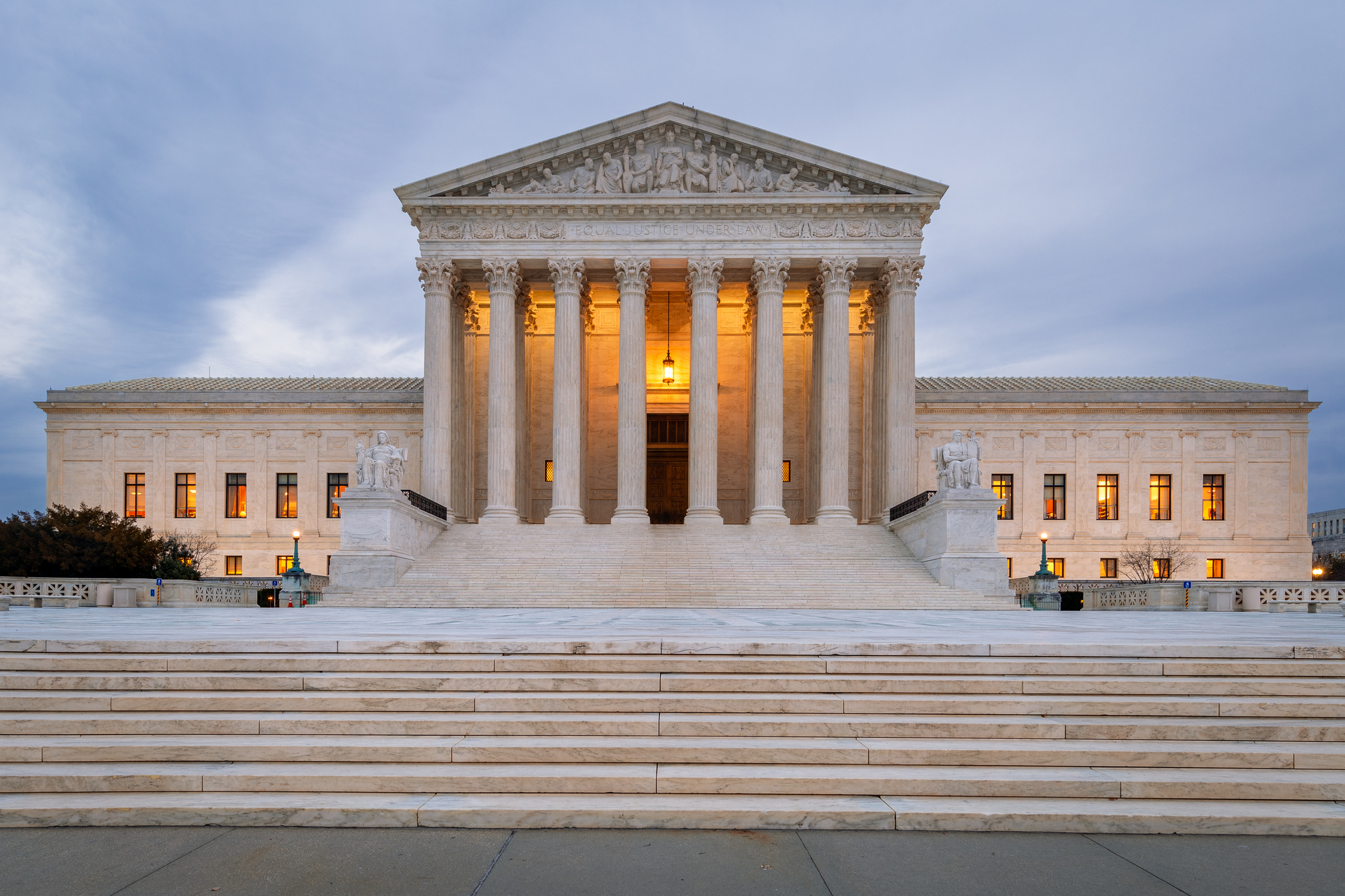 Read more about the article Supreme Court Questions Whether FAA Allows Courts to Dismiss Lawsuits Sent to Arbitration
