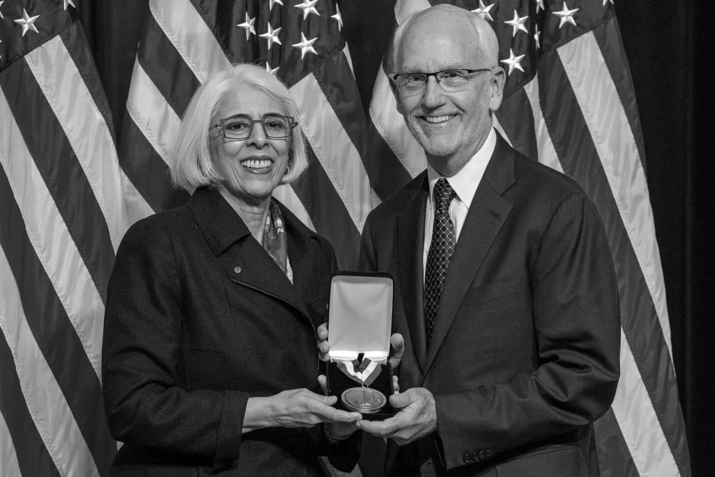 You are currently viewing Paul Yock receives National Medal of Technology and Innovation