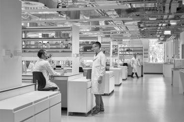 A state-of-the-art research lab (c) NBBJ/ Ty Cole