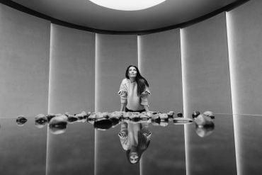 Es Devlin. Credit: Victor Picon, Cartier