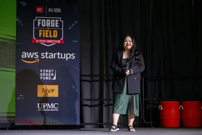 Peachy Day's presentation onstage.