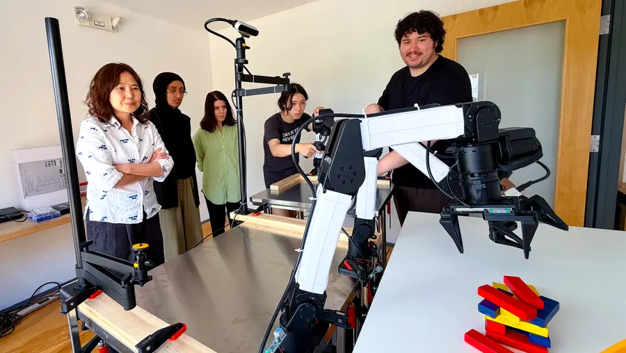 You are currently viewing CMU Researchers Build Missing Infrastructure to Move AI Between Robots